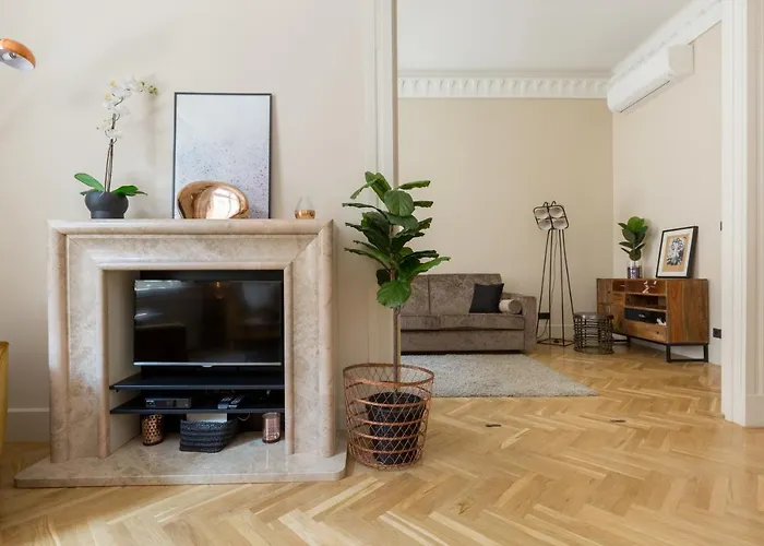 Danube Dream Home In The Absolute Center